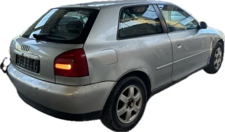 Audi A3 1.6i снимка 2