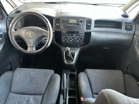 Toyota Corolla Verso 1.8vvti снимка 7
