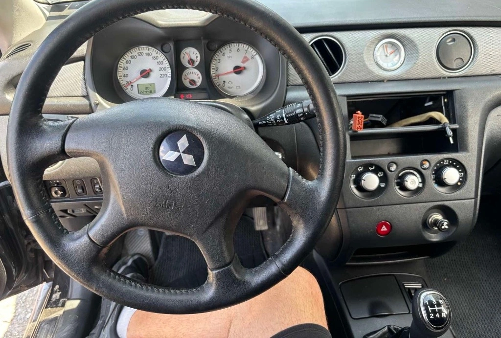 Mitsubishi Outlander 2.0i снимка 8