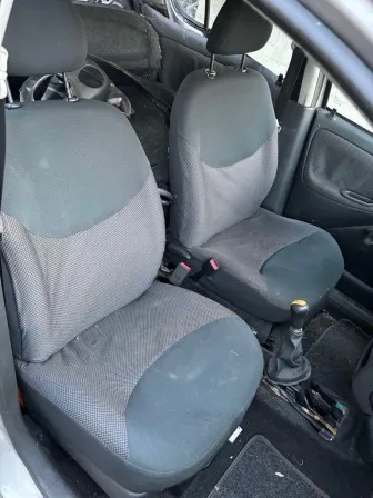 Toyota Yaris 1.0 VVT-i снимка 8