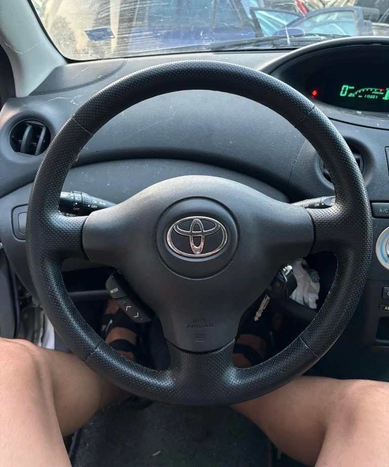Toyota Yaris 1.0 VVT-i снимка 4