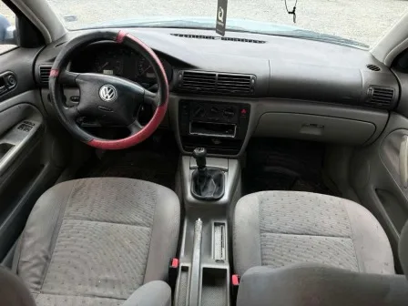 VW Passat 1.6i снимка 8