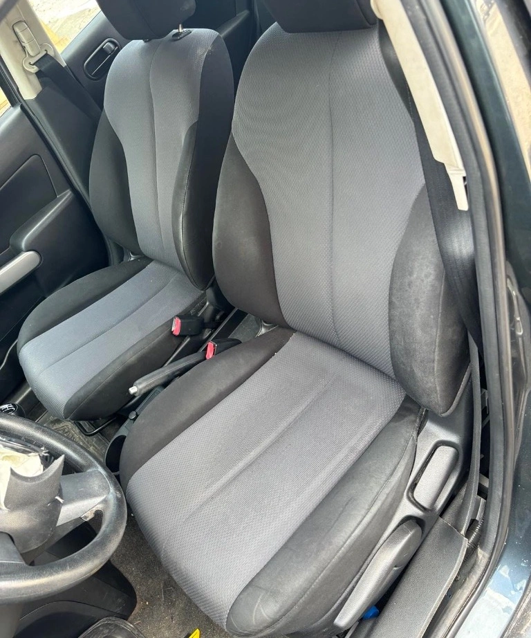 Mazda 2 1.3i снимка 8