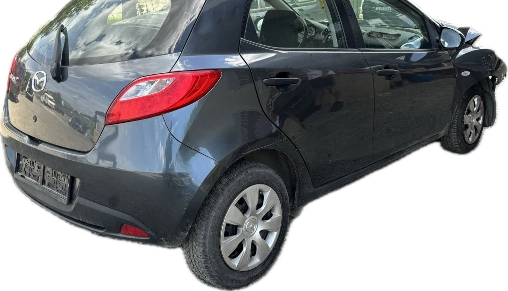 Mazda 2 1.3i снимка 2