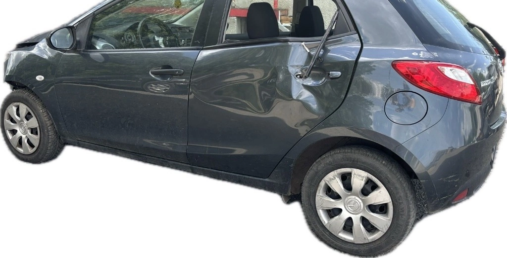 Mazda 2 1.3i снимка 4