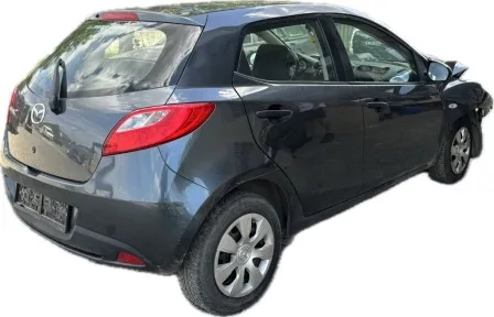 Mazda 2 1.3i снимка 2
