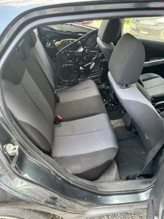 Mazda 2 1.3i снимка 7