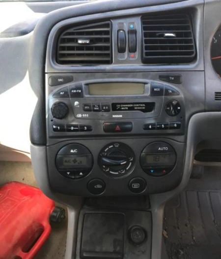 Nissan Primera 1.8i снимка 7