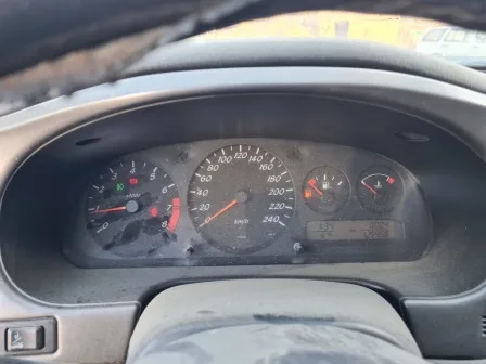 Nissan Primera 1.8и снимка 7
