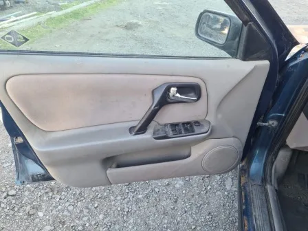 Nissan Primera 1.8и снимка 4
