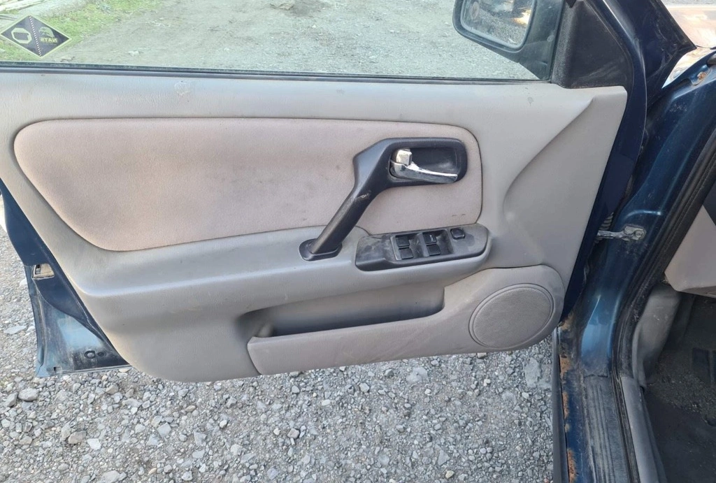 Nissan Primera 1.8и снимка 4