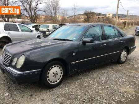 Mercedes-Benz E 200 E200i снимка 2