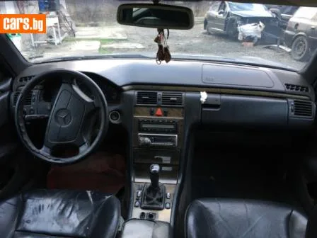 Mercedes-Benz E 200 E200i снимка 6