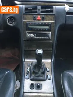 Mercedes-Benz E 200 E200i снимка 8