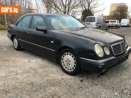 Mercedes-Benz E 200 E200i снимка 5