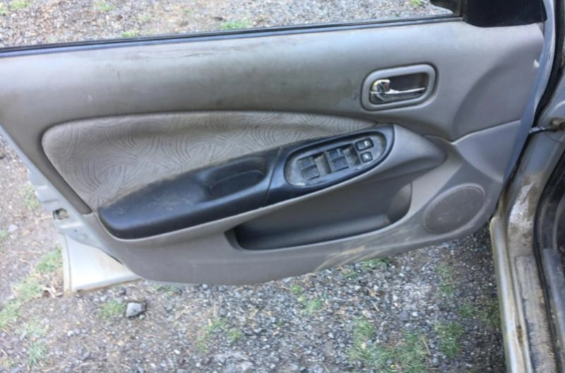 Nissan Almera 2.2dci снимка 5