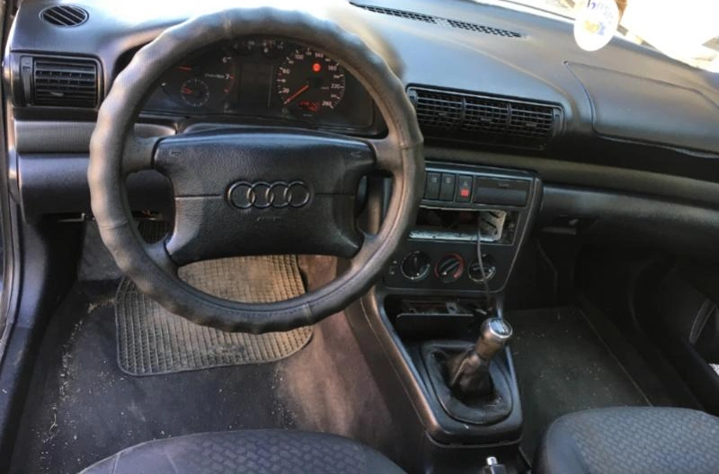 Audi A4 1.8i снимка 6