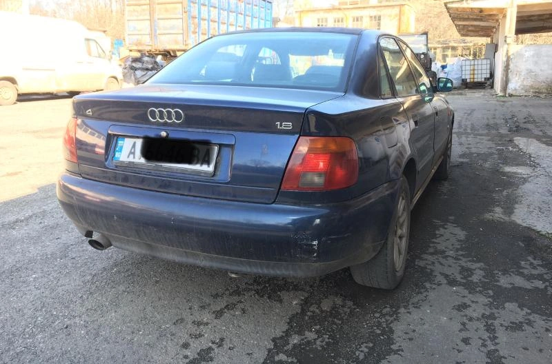 Audi A4 1.8i снимка 3