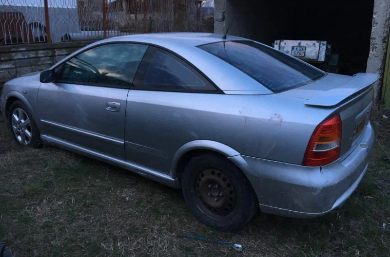 Opel Astra 2.2i bertone снимка 4