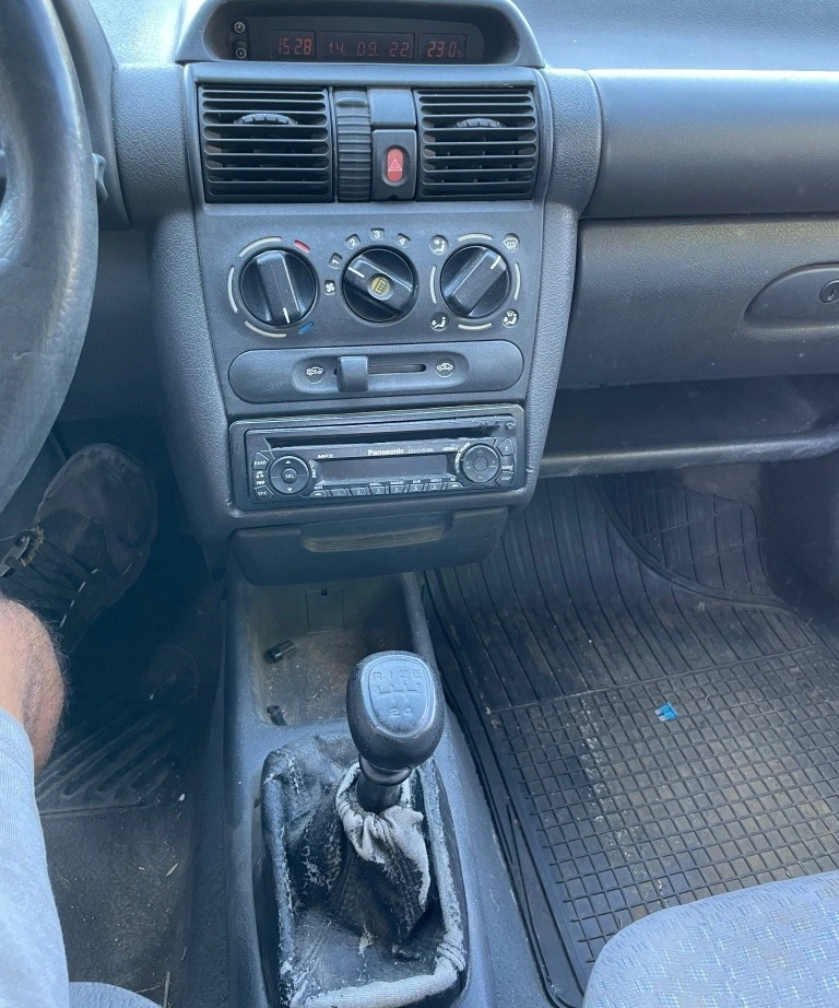 Opel Corsa 1.4i снимка 7