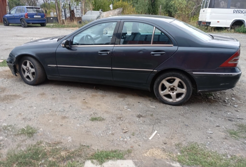 Mercedes-Benz C 200 2.2 снимка 3