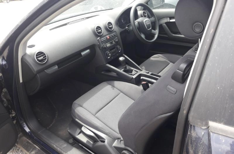 Audi A3 1.6i снимка 2