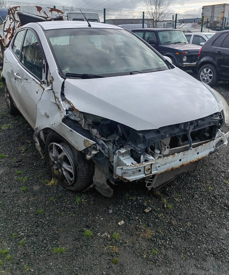 Mazda 2 1.hdi снимка 3