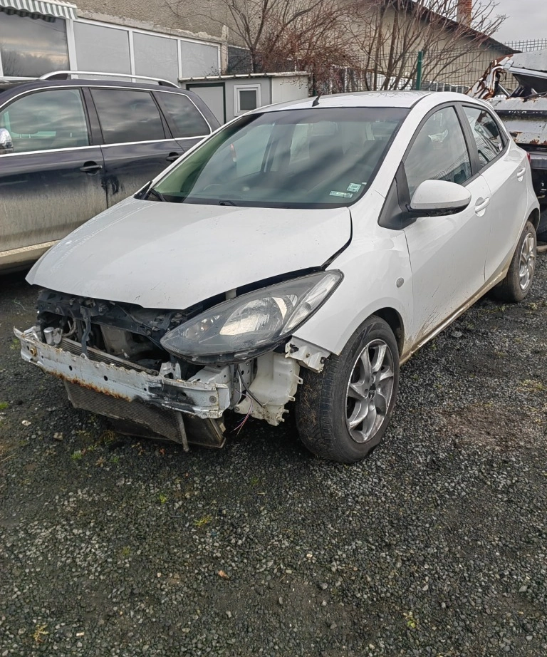 Mazda 2 1.hdi снимка 7