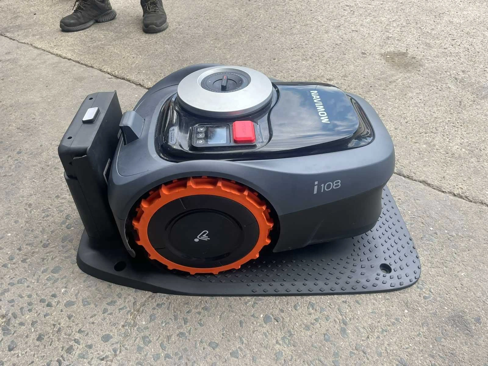 Роботизирана косачка SEGWAY NAVIMOW i108E - 800 кв.м
